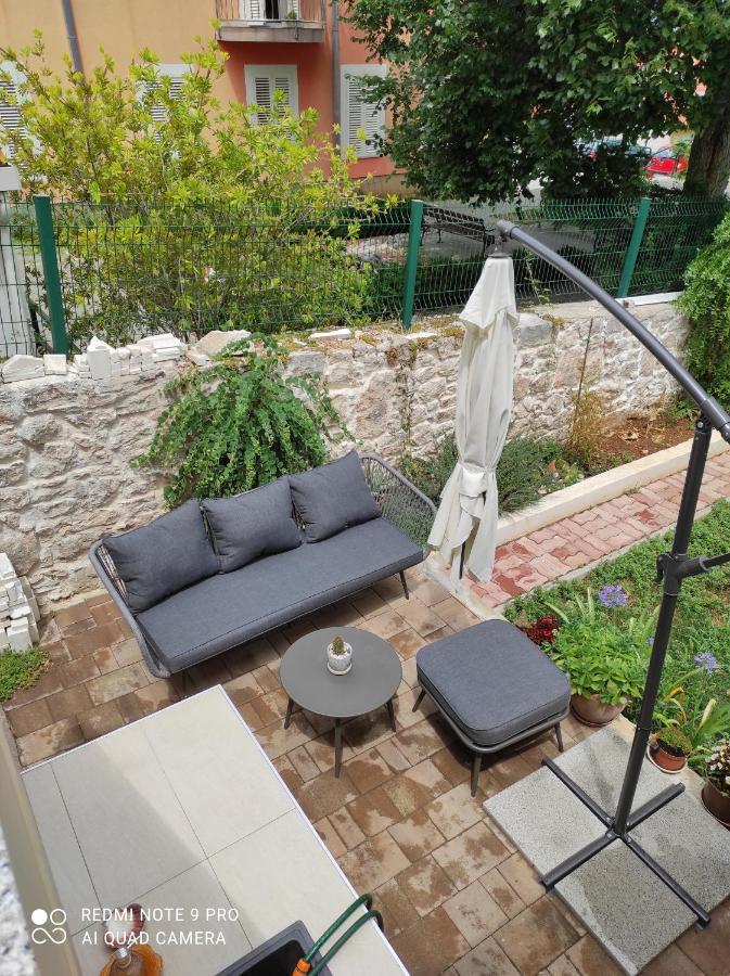 Villa Podvrsina1A Rosa à Preko Extérieur photo