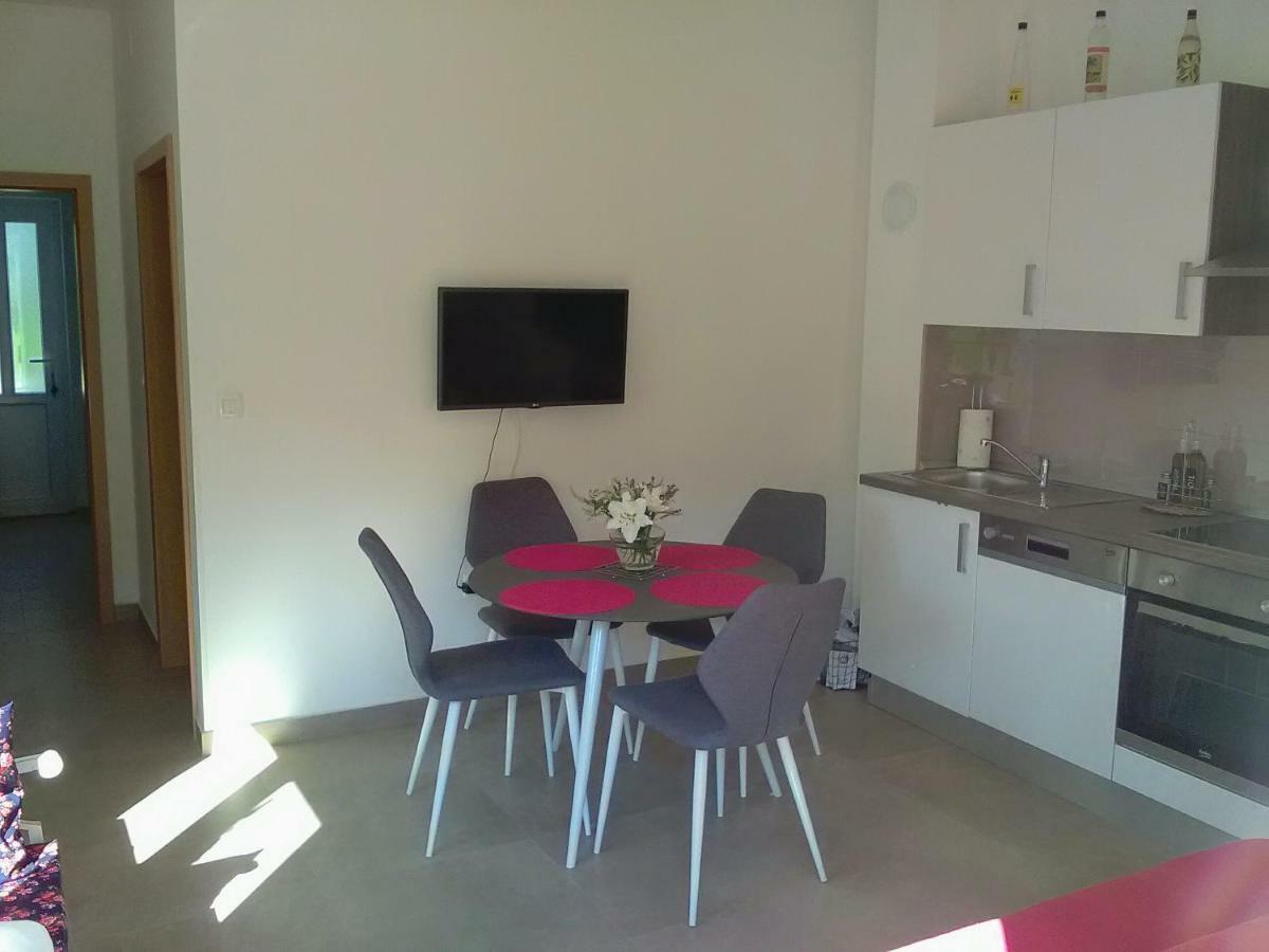 Villa Podvrsina1A Rosa à Preko Extérieur photo