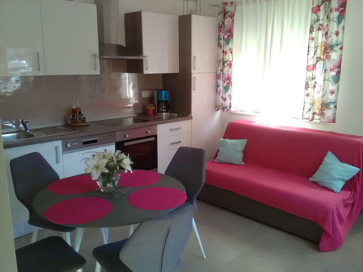Villa Podvrsina1A Rosa à Preko Extérieur photo